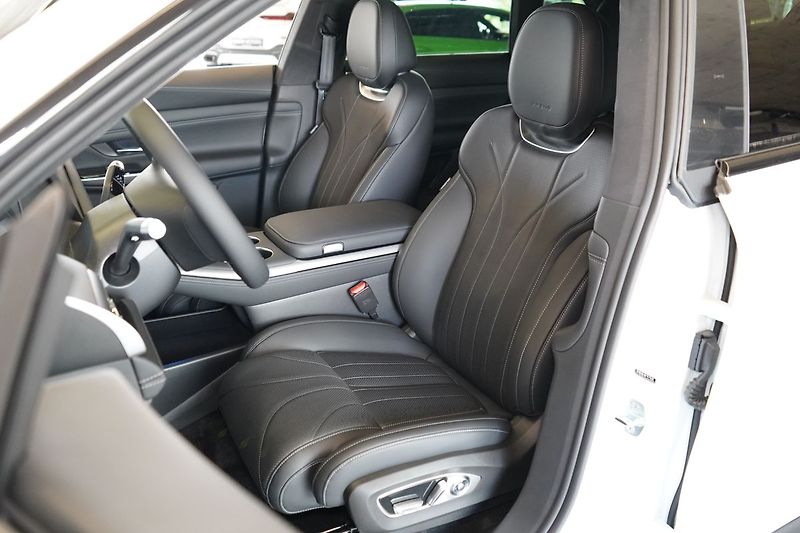 Xpeng G9 (2026) RWD Long Range - 351 HP !!! - fotka 16 z 58