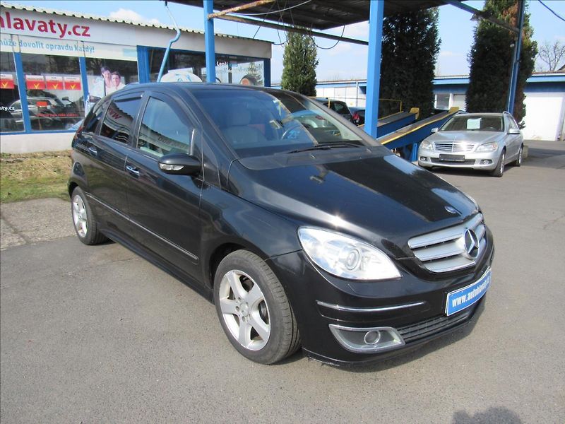 Mercedes-Benz Třídy B 2,0 Turbo B200 - fotka 3 z 25