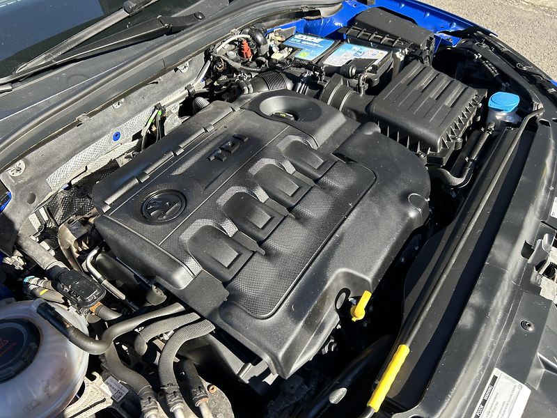 Škoda Octavia 2.0 TDI DSG Ambition - fotka 29 z 31