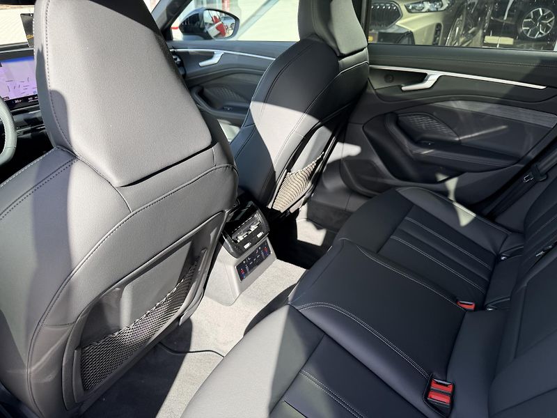 Audi A6 (2026) 150kW STR 4X4 S-LINE 3D R21!!! - fotka 23 z 46