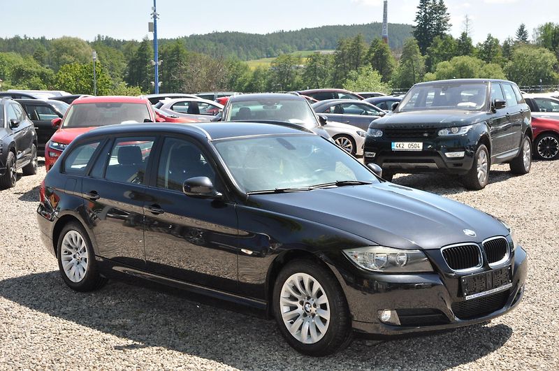 BMW Řada 3 318d 105kW KOMBI - fotka 2 z 18