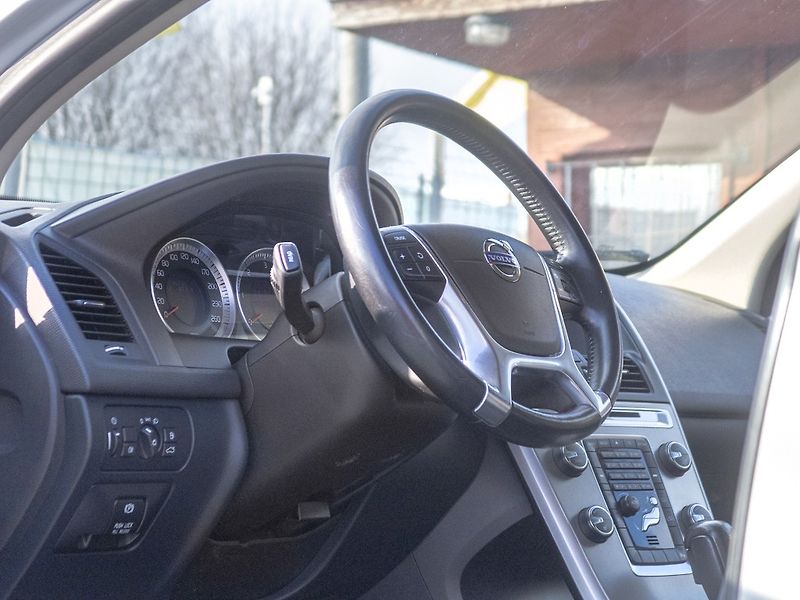 Volvo XC60 (2011) ČR 2.0D 120KW – TAŽNÝ - fotka 12 z 54
