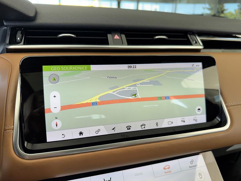 Land Rover Range Rover Velar D300 HSE R-Dynamic*HUD*Vzduch - fotka 21 z 45