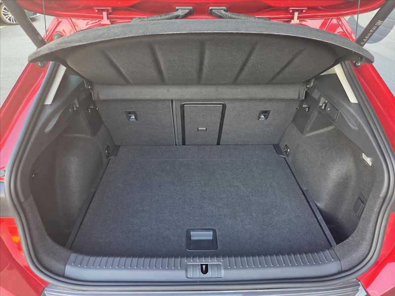 Cupra Formentor 1,5 TSi DSG LED Matrix Tažné Z - fotka 12 z 25