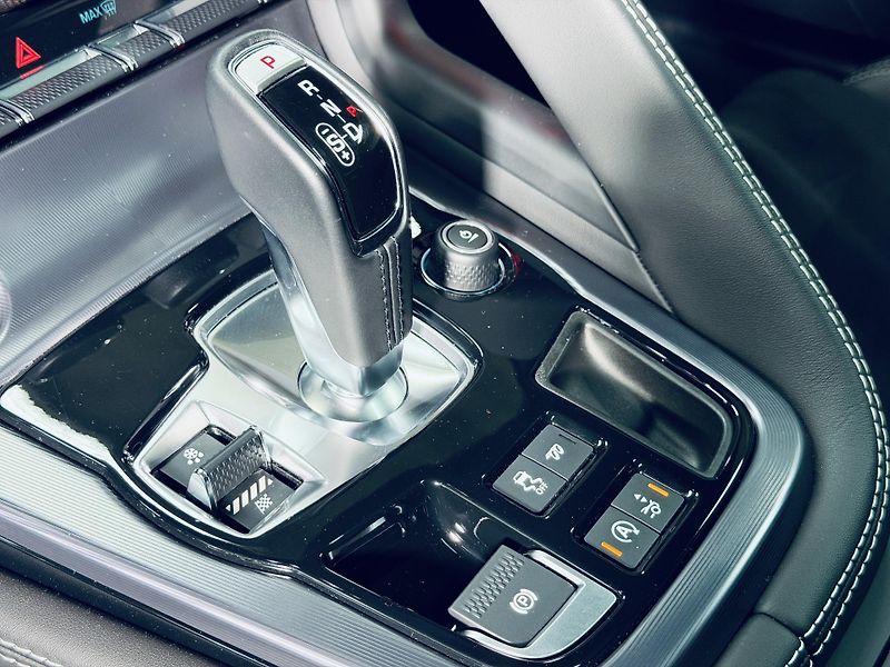 Jaguar F-Type (2021) R.COUPE*5.0*V8*SORRENTO*ZÁRUKA - fotka 33 z 43