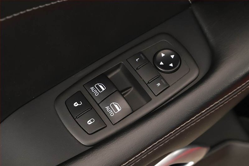 Dodge Challenger (2021) 3.6 V6 - fotka 13 z 29