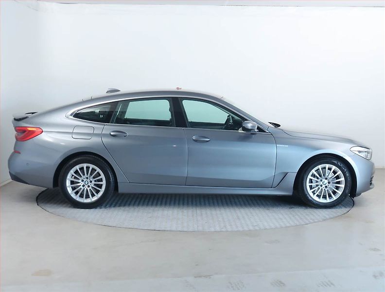 BMW Řada 6 (2018) Sport Line 630i GT - fotka 6 z 21