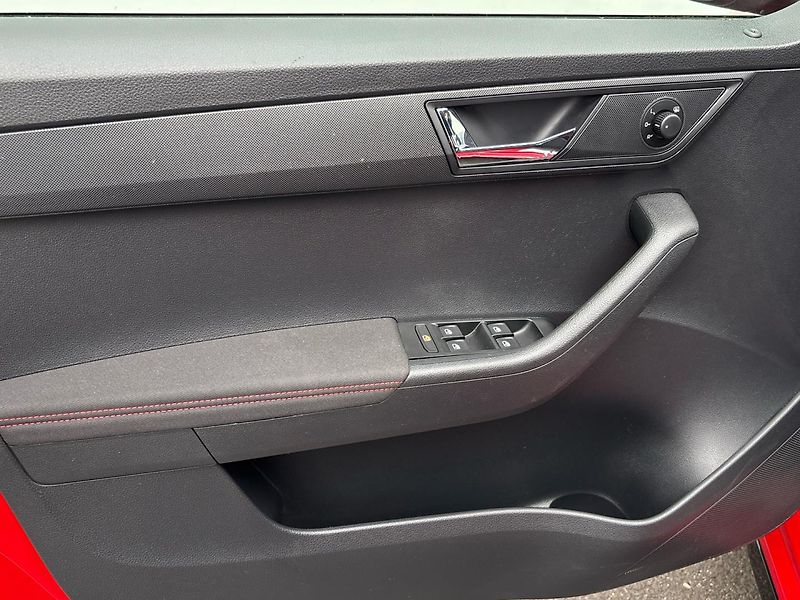 Škoda Fabia Monte Carlo - fotka 13 z 25