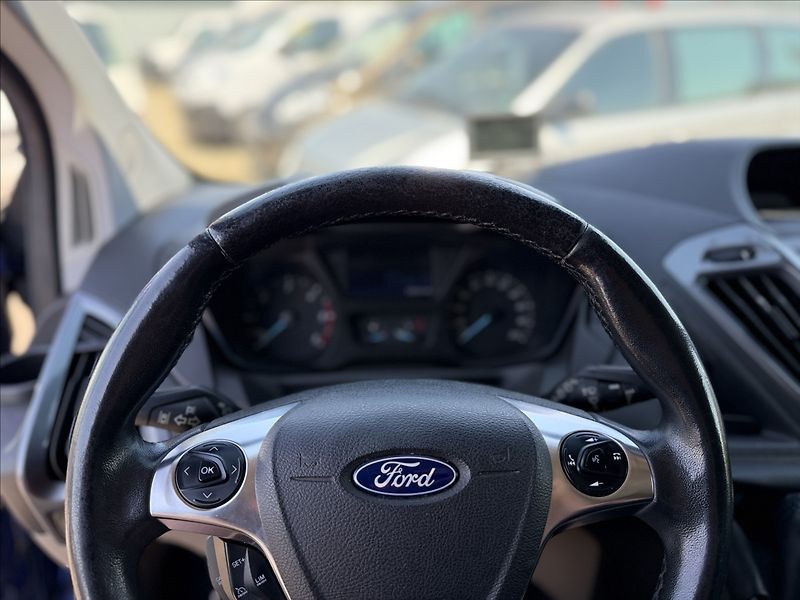 Ford Transit Custom 2,0 125kW 5MÍST WEBASTO DPH TZ - fotka 11 z 32