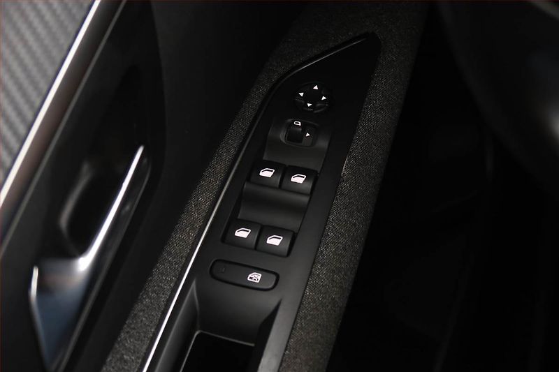 Peugeot 3008 (2017) 1.6 BlueHDi, Serv.kniha, Navi - fotka 16 z 19