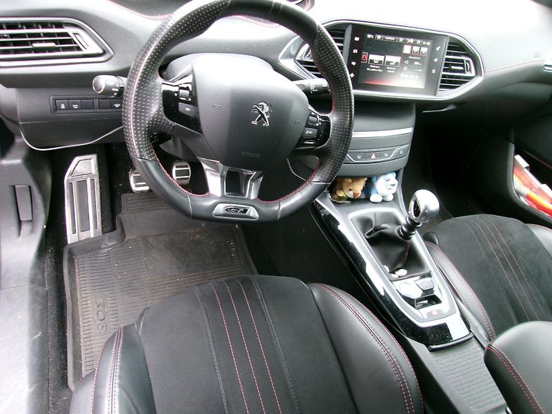 Peugeot 308 GT - fotka 14 z 22
