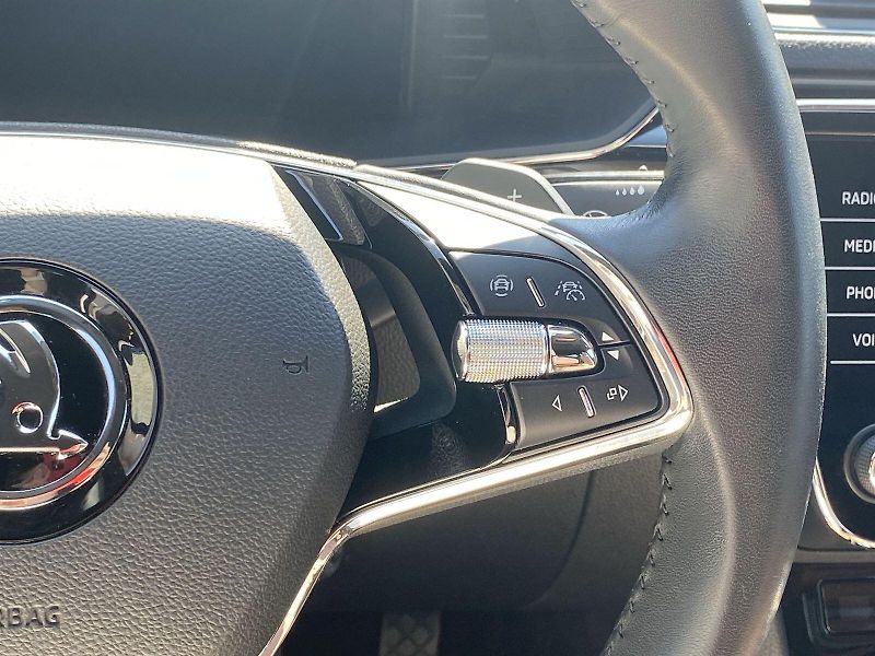 Škoda Superb (2023) Combi 2.0 TDI DSG L&K - fotka 19 z 35