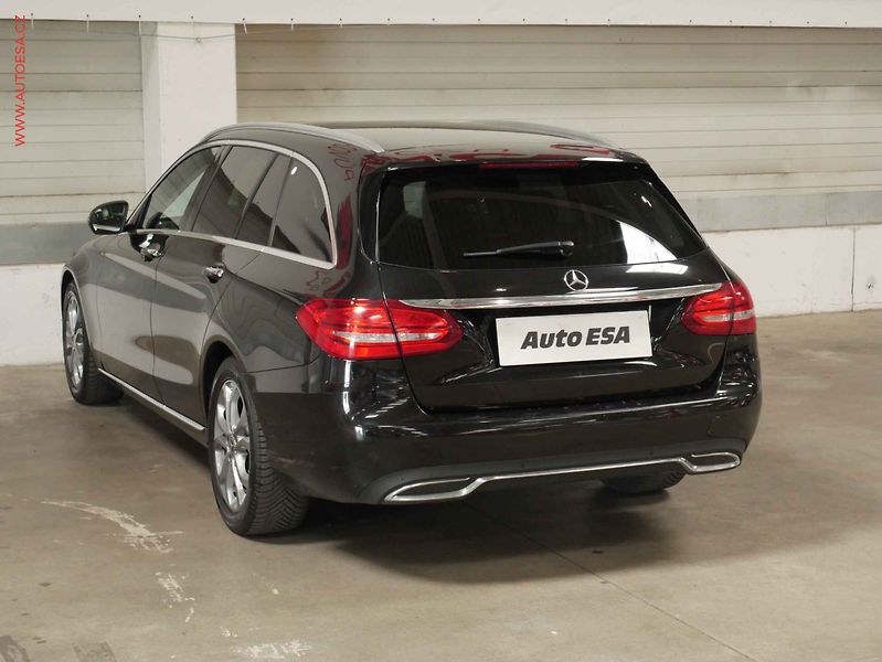 Mercedes-Benz Třídy C (2018) 2.2CDi C220, 2.maj, AT, navi - fotka 4 z 22