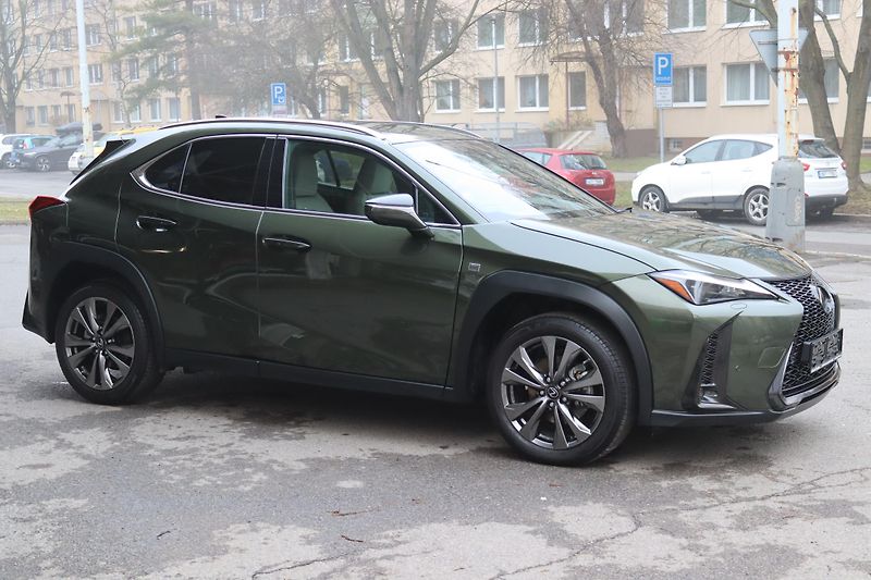 Lexus UX 250h F-SPORT DESIGN 2.0 135kW - fotka 8 z 50