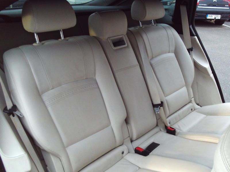 BMW Řada 5 530d xDrive - fotka 10 z 14