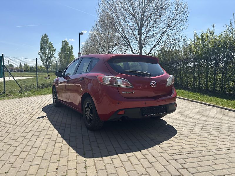Mazda 3 1.6 CE - fotka 7 z 27