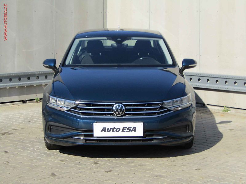 Volkswagen Passat (2020) 1.5 TSi, ČR, LED, park.čidla - fotka 2 z 20
