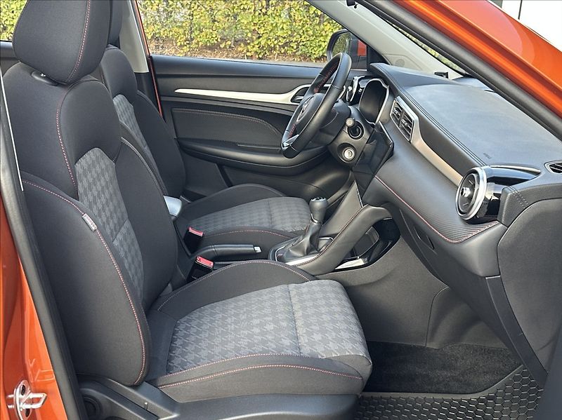 MG ZS 1,5 DVVT 106PS  Essential - fotka 16 z 54