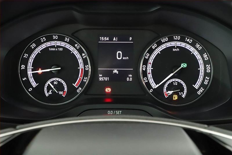 Škoda Karoq (2020) 1.6 TDI, Automat, Navi - fotka 8 z 21