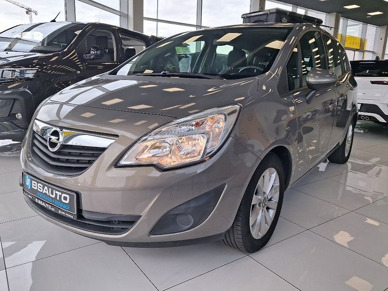 Opel Meriva 1.4i 74kW 2012 - fotka 1 z 15