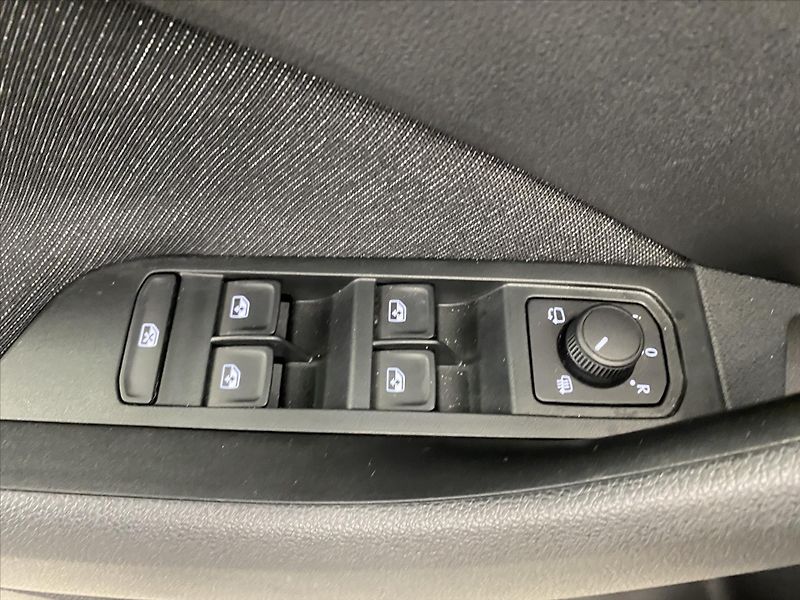 Škoda Scala 1,0 TSI 85kW Top Selection - fotka 22 z 30