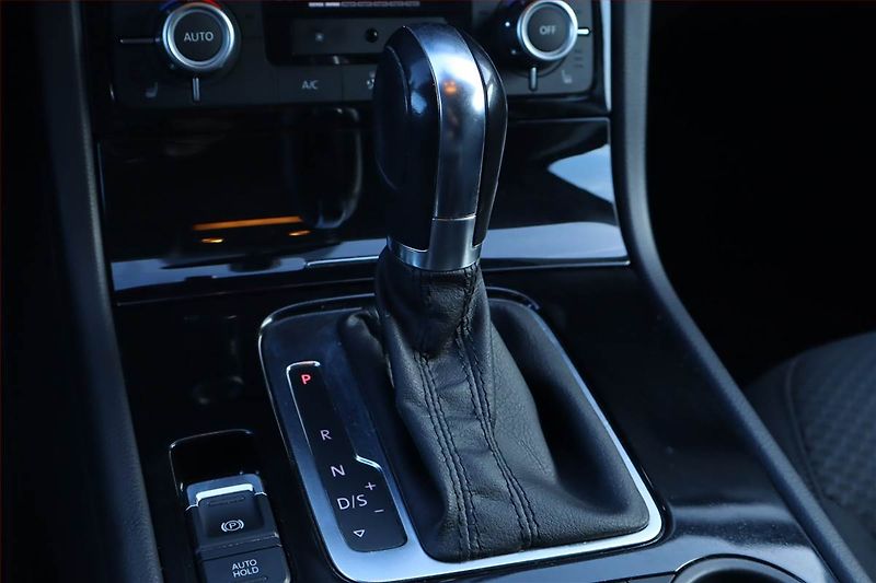 Volkswagen Touareg (2014) 3.0 TDI, 4X4, Automat - fotka 13 z 25