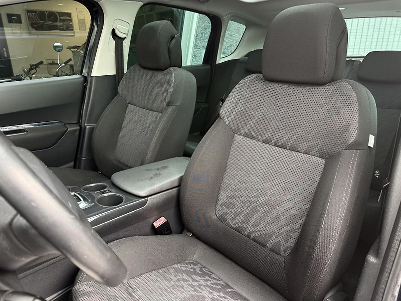 Peugeot 3008 1,6i Panorama Automat ČR - fotka 15 z 34