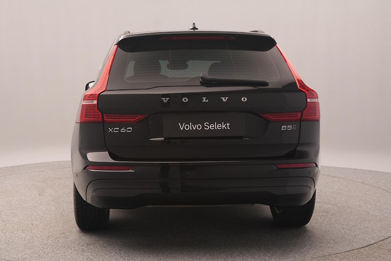 Volvo XC60 B5 AWD CORE CZ AUT 1.MAJ - fotka 9 z 42