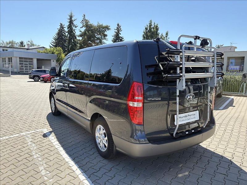 Hyundai H 1 2,5   Tour 8 míst - fotka 3 z 20