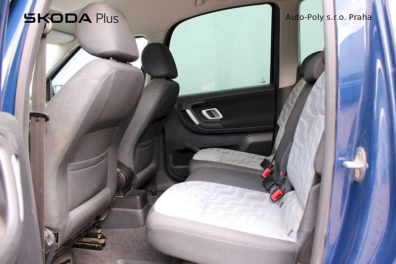 Škoda Roomster (2009) 1.4 16V 63 kW Style - fotka 16 z 20