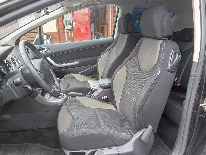 Peugeot 308 (2008) 1.6i 88KW 3DV – 2x KOLA - fotka 14 z 36