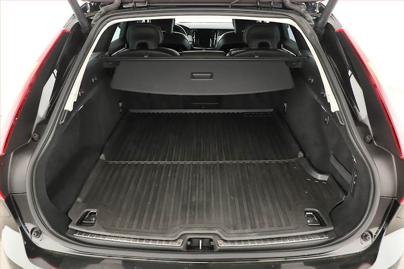 Volvo V90 (2019) D4, Automat, Kůže, Navi - fotka 11 z 18