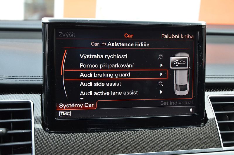 Audi S8 (2017) Plus 4.0 V8 605 PS Quattro - fotka 41 z 47
