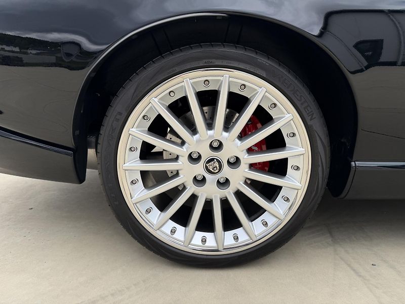 Jaguar XKR COUPE - fotka 20 z 26