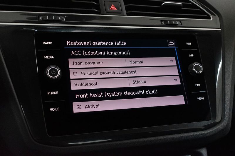 Volkswagen Tiguan 1.5 TSI DSG*VIRTUAL*KAMERA*ACC - fotka 32 z 44