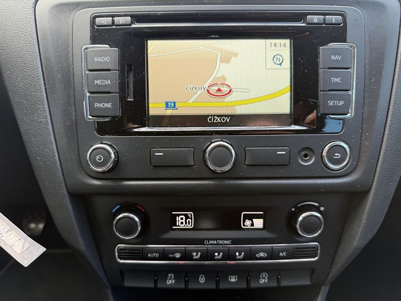 Škoda Rapid 1,6TDI Aut. klimatizace - fotka 17 z 20