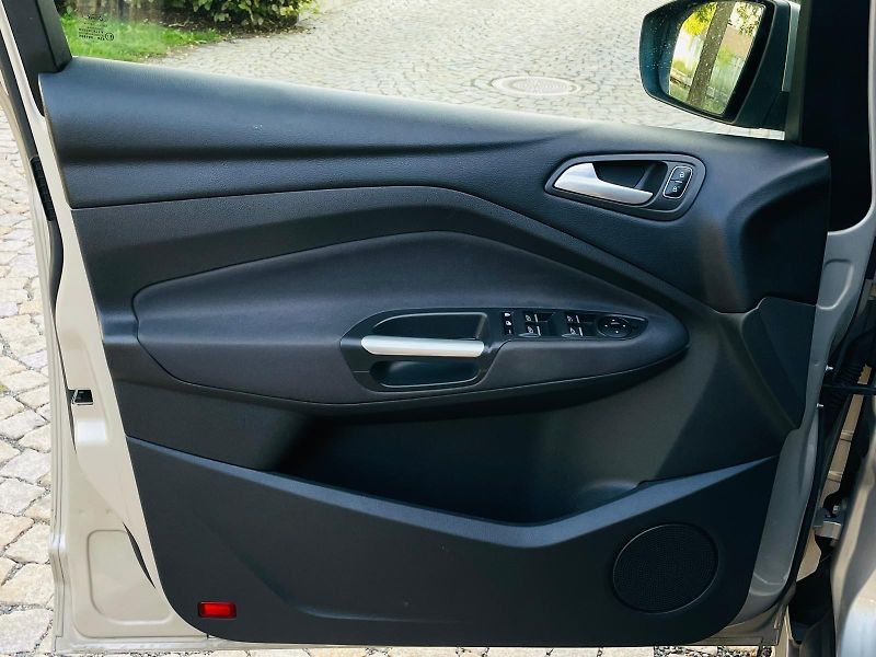 Ford C-MAX 2.0TDCi MANUÁL VÝHŘEV TAŽNÉ  - fotka 33 z 47