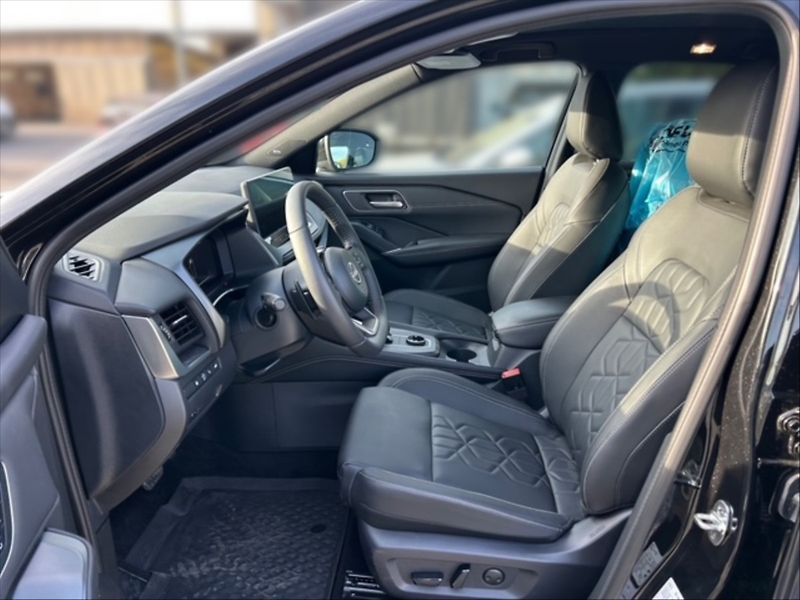 Nissan Qashqai 1,3 MHEV X-T Tekna 4WD - fotka 7 z 11
