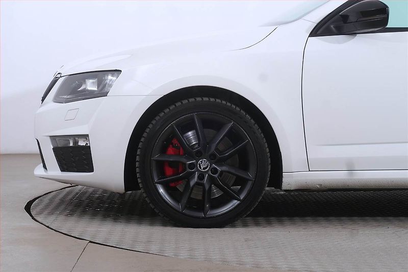 Škoda Octavia (2015) RS 2.0 TDI, Automat - fotka 15 z 22