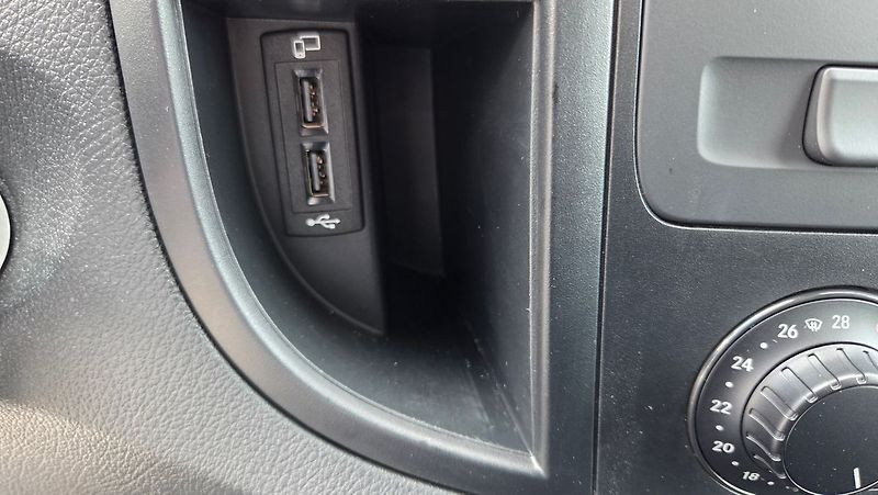 Mercedes-Benz Vito 114 CDI/XL Tourer - fotka 17 z 23