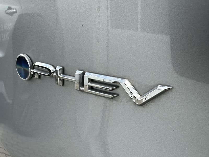 Toyota RAV4 (2025) 2.5 PHEV - SELECTION - fotka 21 z 25