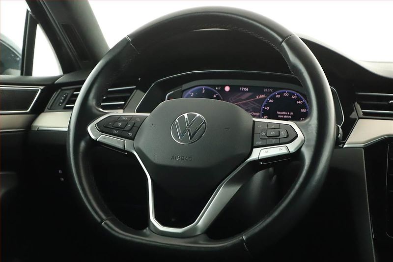 Volkswagen Passat (2021) 2.0 TDI, Automat, Kůže, Navi - fotka 8 z 20