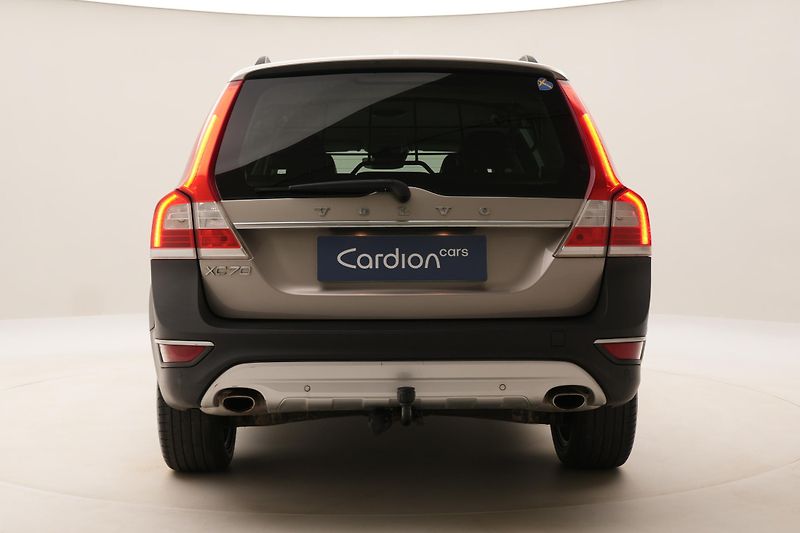 Volvo XC70 D3 AWD SUMMUM AUT - fotka 11 z 45