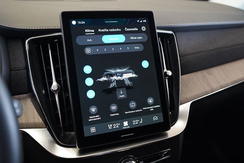 Volvo XC90 T8 AWD PLUS, Ventilace, 360° - fotka 29 z 48