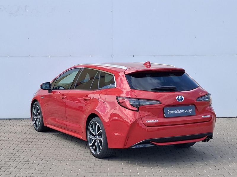 Toyota Corolla 2.0 HSD e-CVT Executive VIP JB - fotka 7 z 26