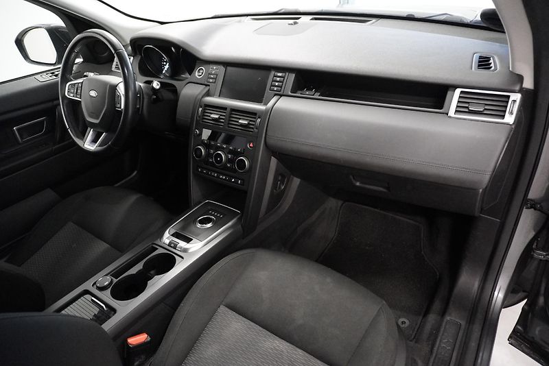 Land Rover Discovery Sport 2.0 110 kW 4WD AUTOMAT - fotka 27 z 28