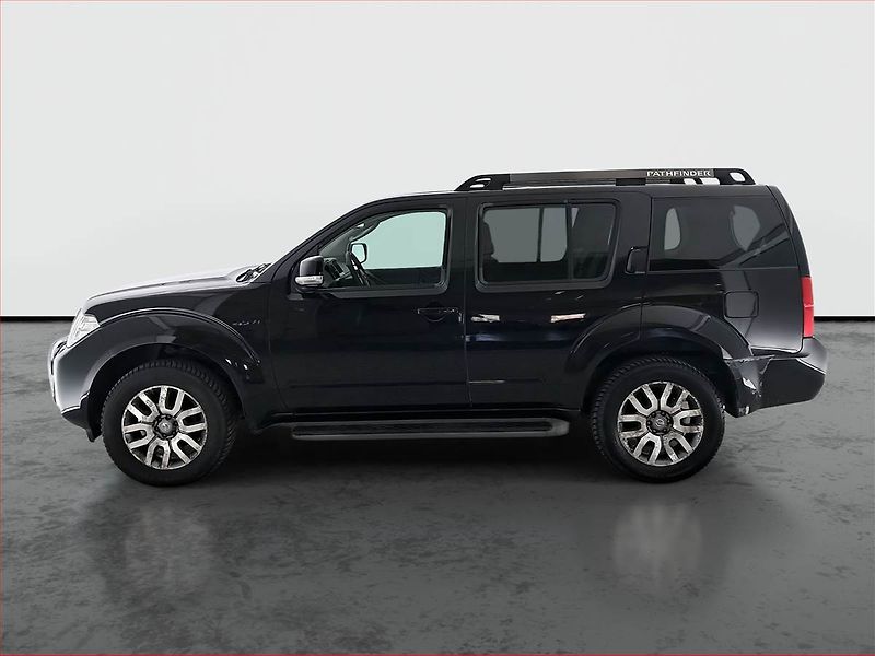 Nissan Pathfinder (2011) 2.5 dCi, 4X4, Automat, 7 míst - fotka 3 z 27