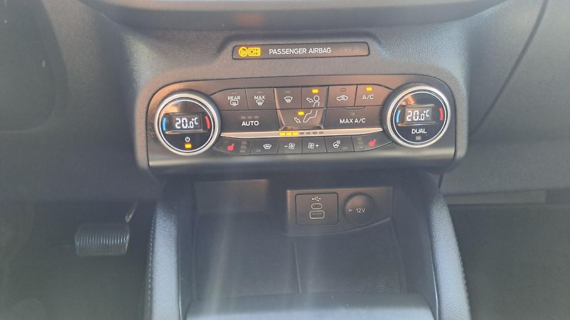 Ford Kuga 2.0 EcoBlue AWD Titanium X - fotka 28 z 33