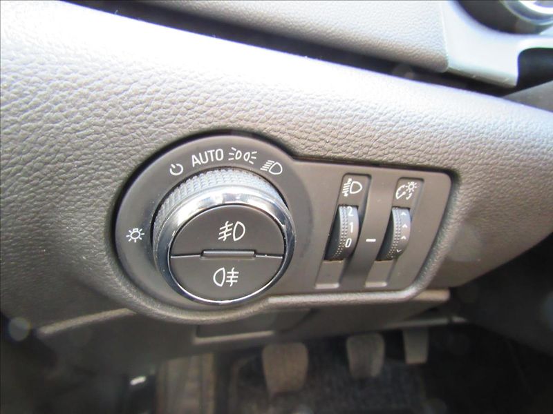 Opel Astra 1,4 Turbo 103kW - fotka 22 z 32