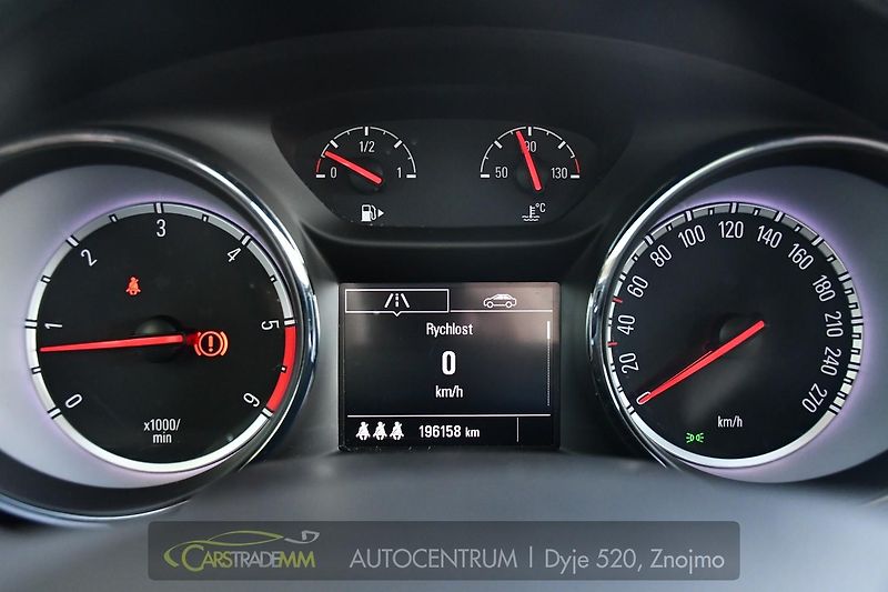 Opel Astra 1.6CDTi CARPLY NAVI - fotka 26 z 40